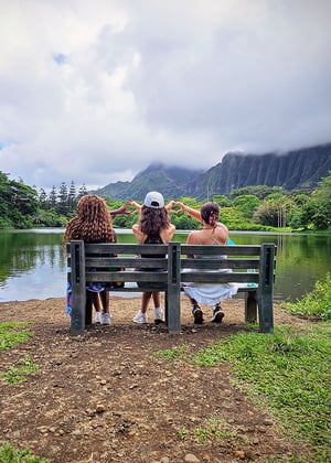 3-on-bench-hawaii800
