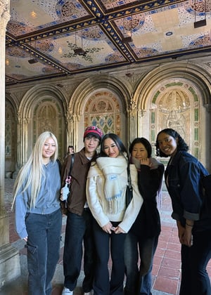 students-in-museum800